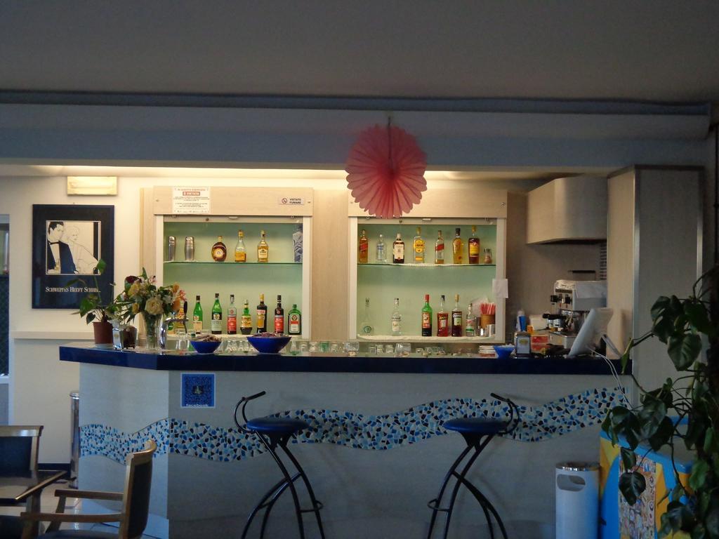 Hotel Bristol - A 30 Mt Dalla Spiaggia 미사노아드리아티코 외부 사진