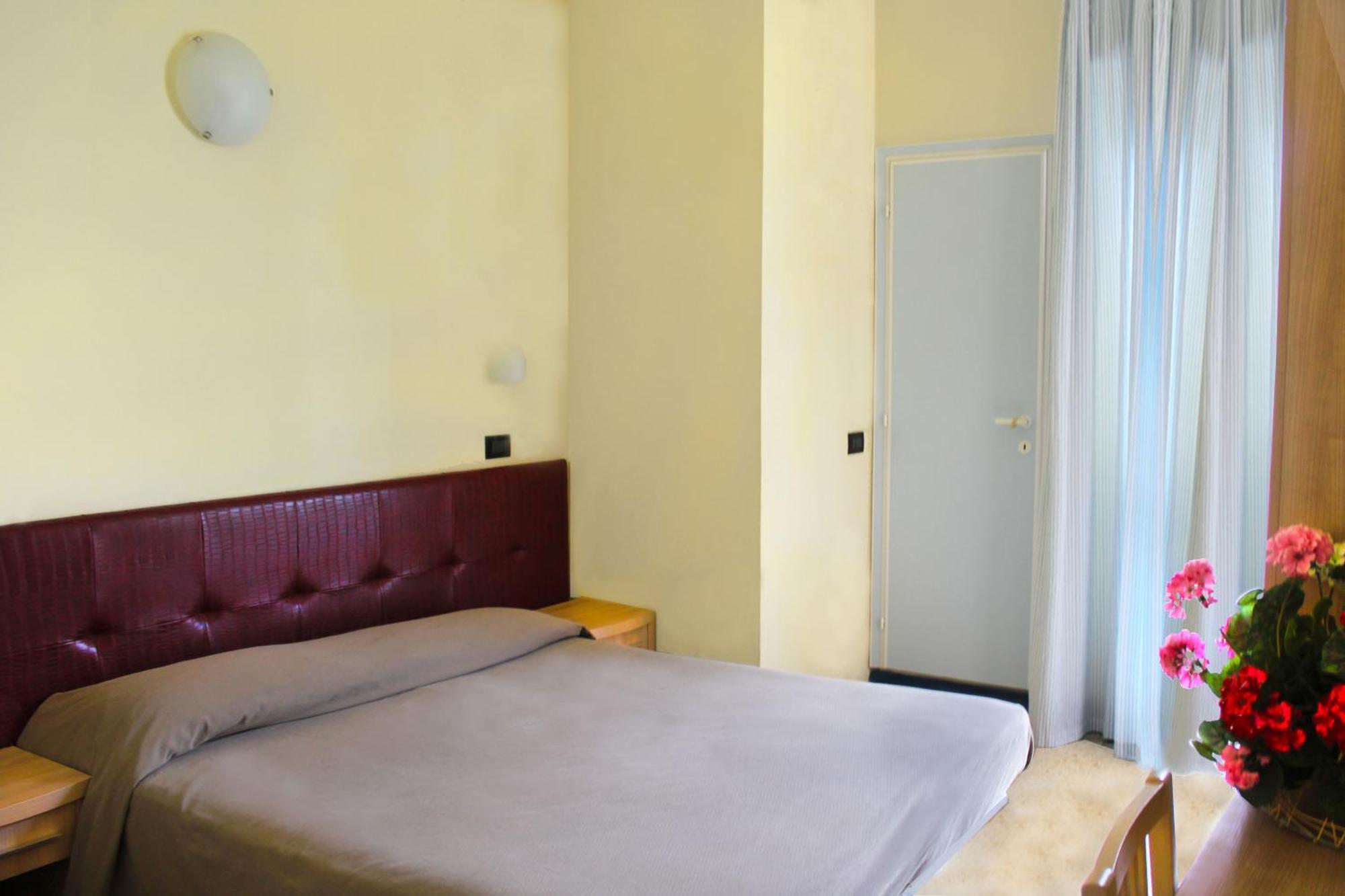 Hotel Bristol - A 30 Mt Dalla Spiaggia 미사노아드리아티코 외부 사진