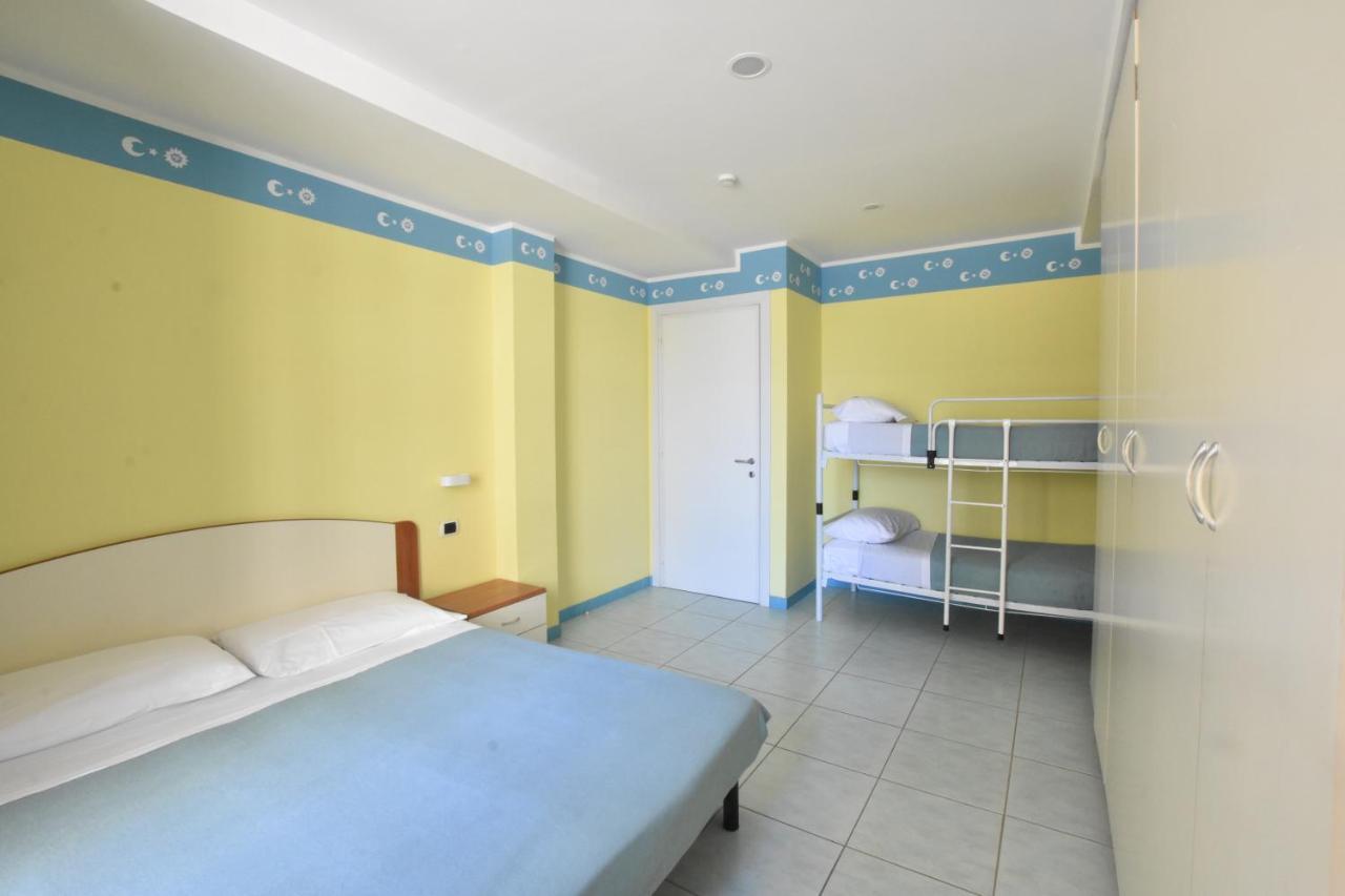 Hotel Bristol - A 30 Mt Dalla Spiaggia 미사노아드리아티코 외부 사진